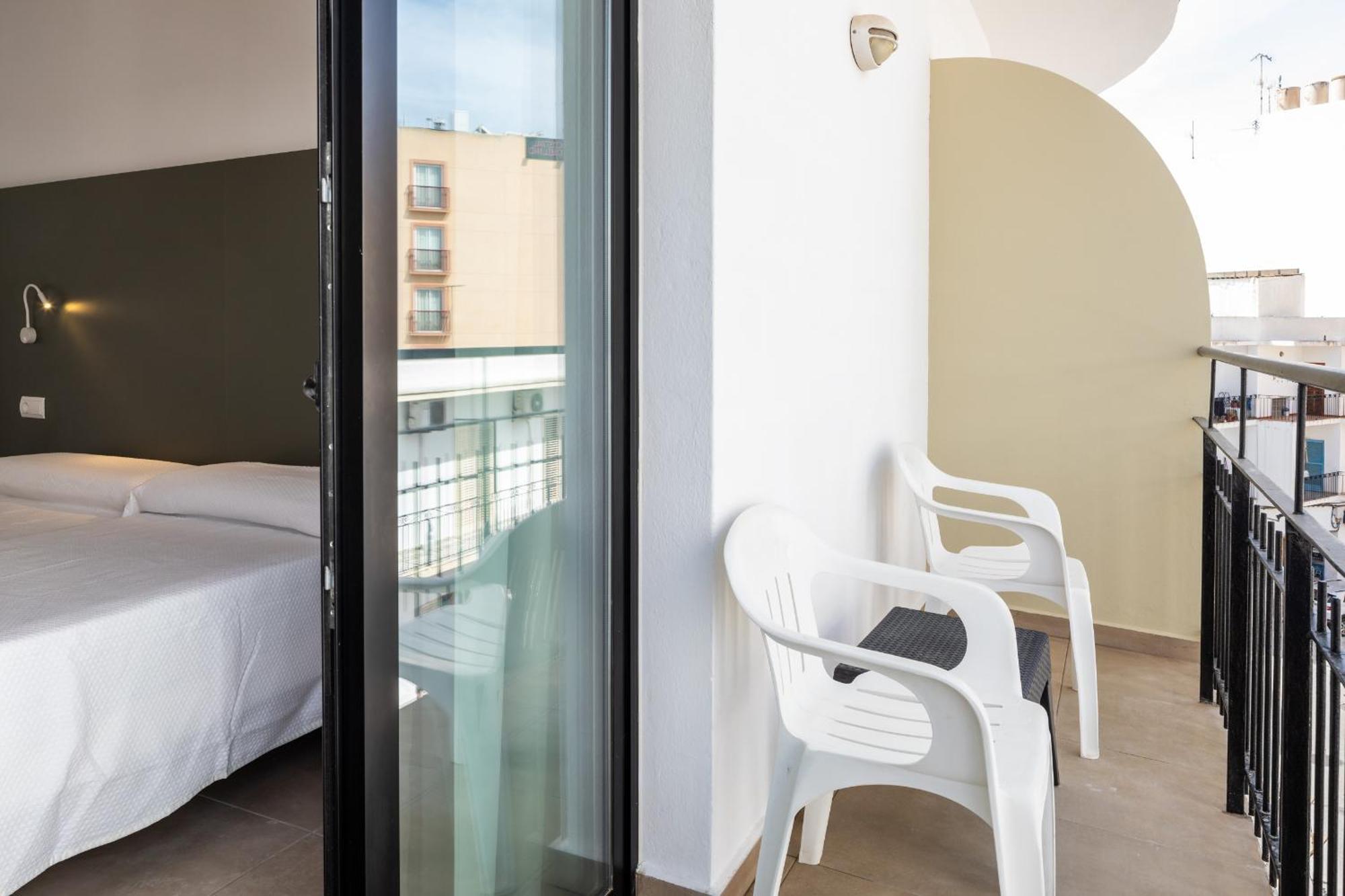 Hostal Alicante Sant Antoni de Portmany Exterior foto