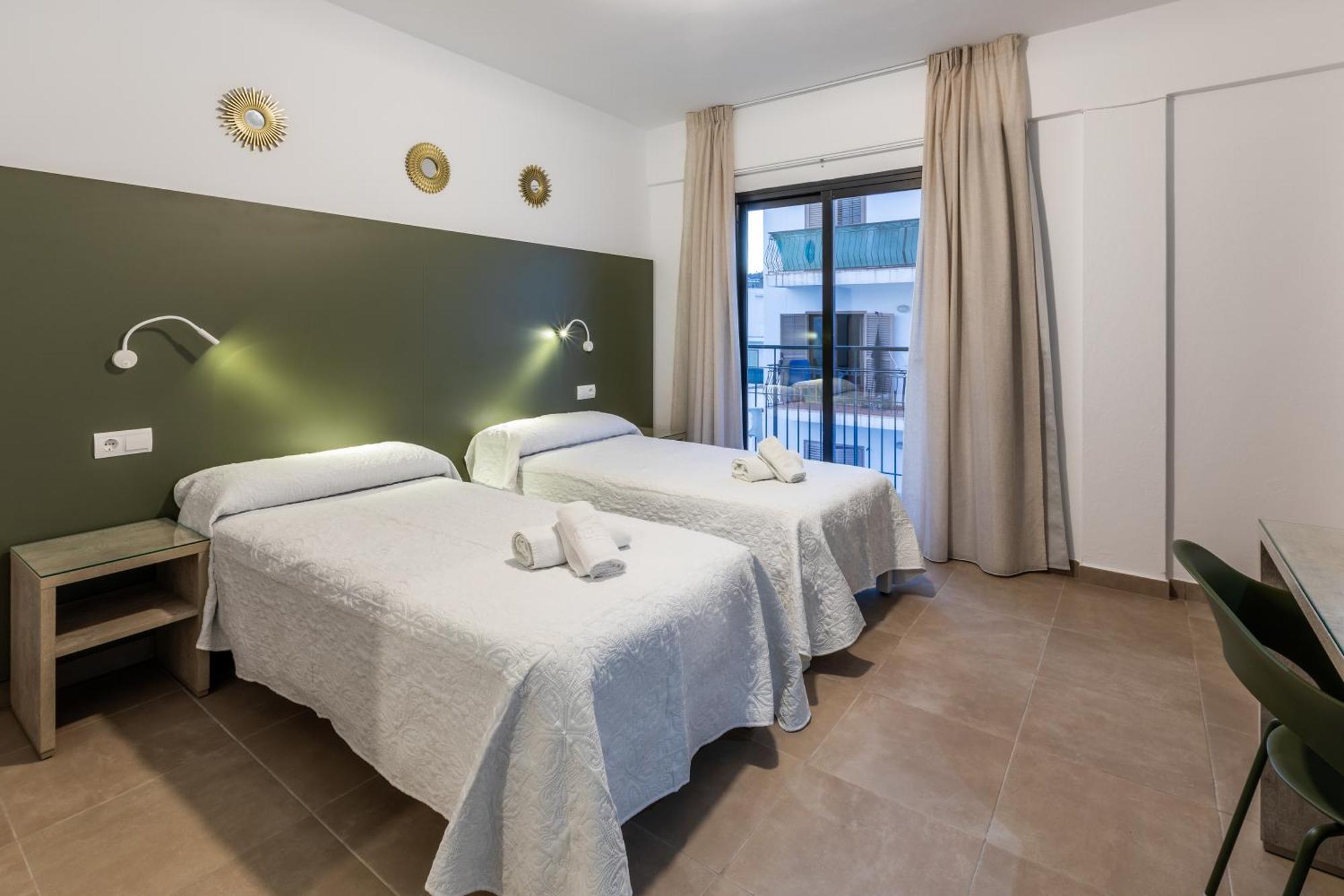 Hostal Alicante Sant Antoni de Portmany Exterior foto