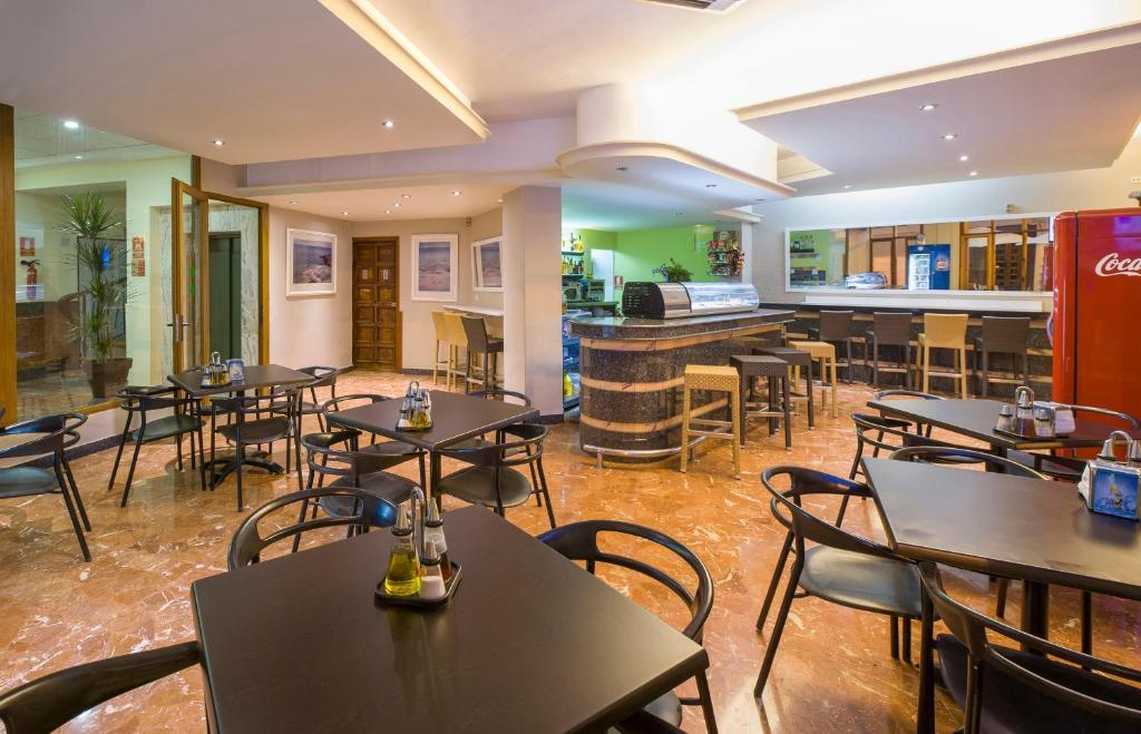 Hostal Alicante Sant Antoni de Portmany Exterior foto